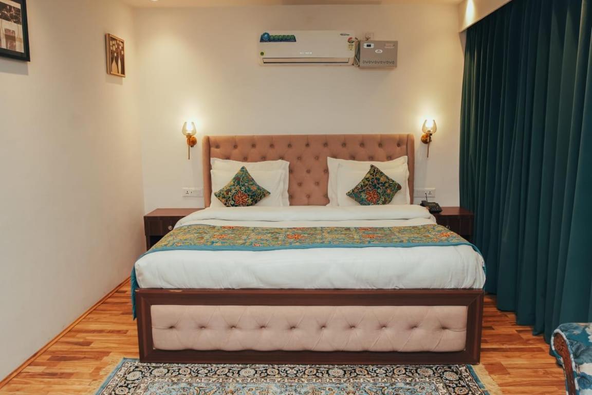 Srinagar Group Of Hotels Kültér fotó