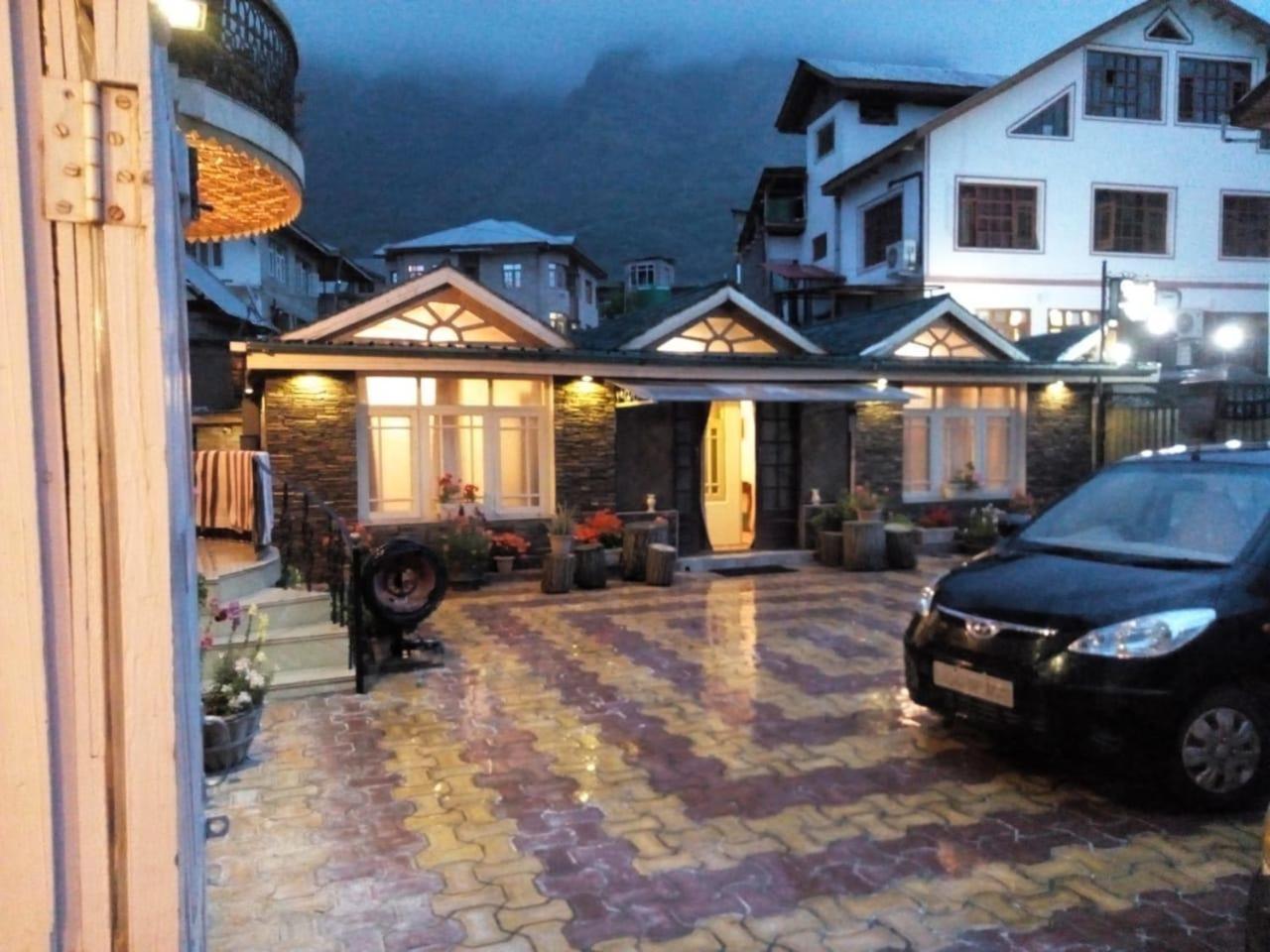 Srinagar Group Of Hotels Kültér fotó