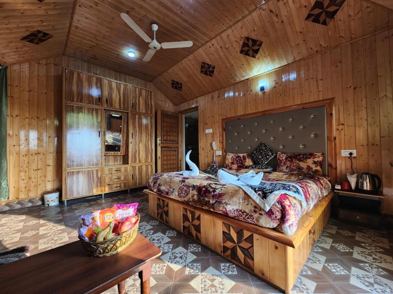 Srinagar Group Of Hotels Kültér fotó
